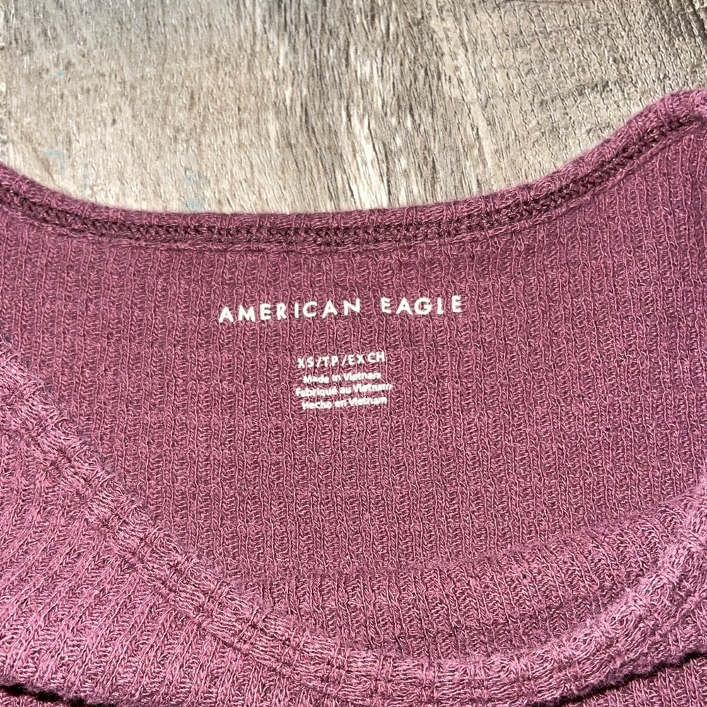 American eagle cropped shirt!